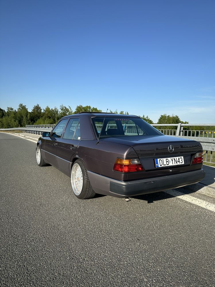 Mercedes benz w124 200d turbo