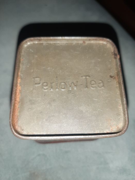 PRL Stare pudełko po herbacie