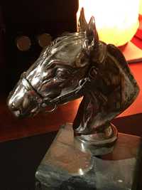 Cavalo esculpido - prata