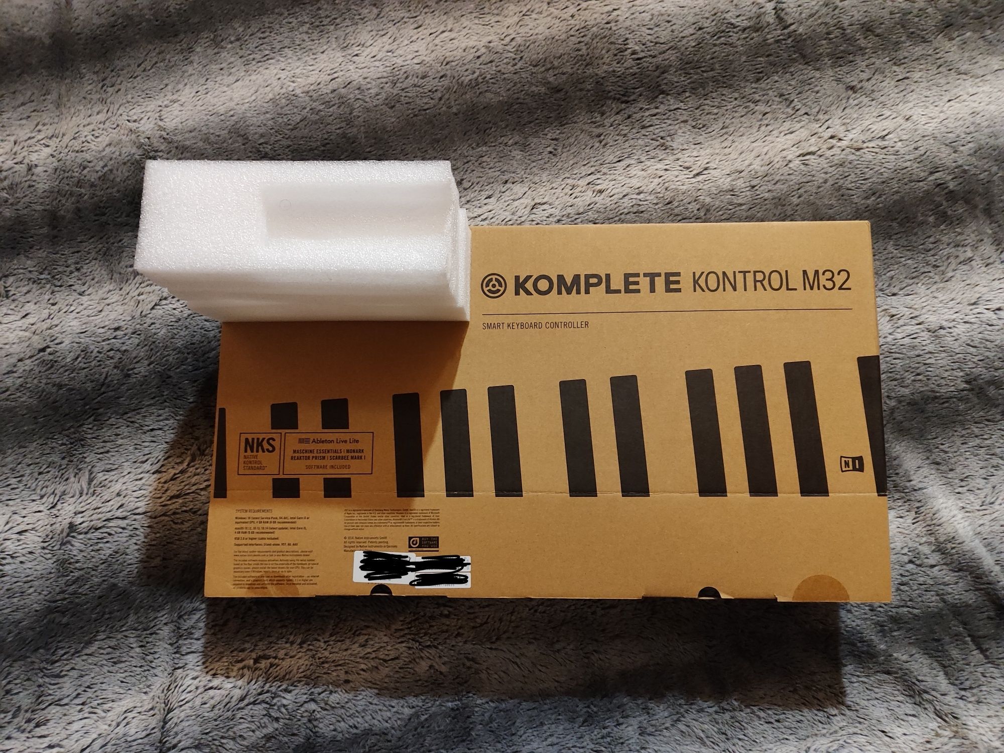 MIDI Keyboard Komplete Kontrol M32