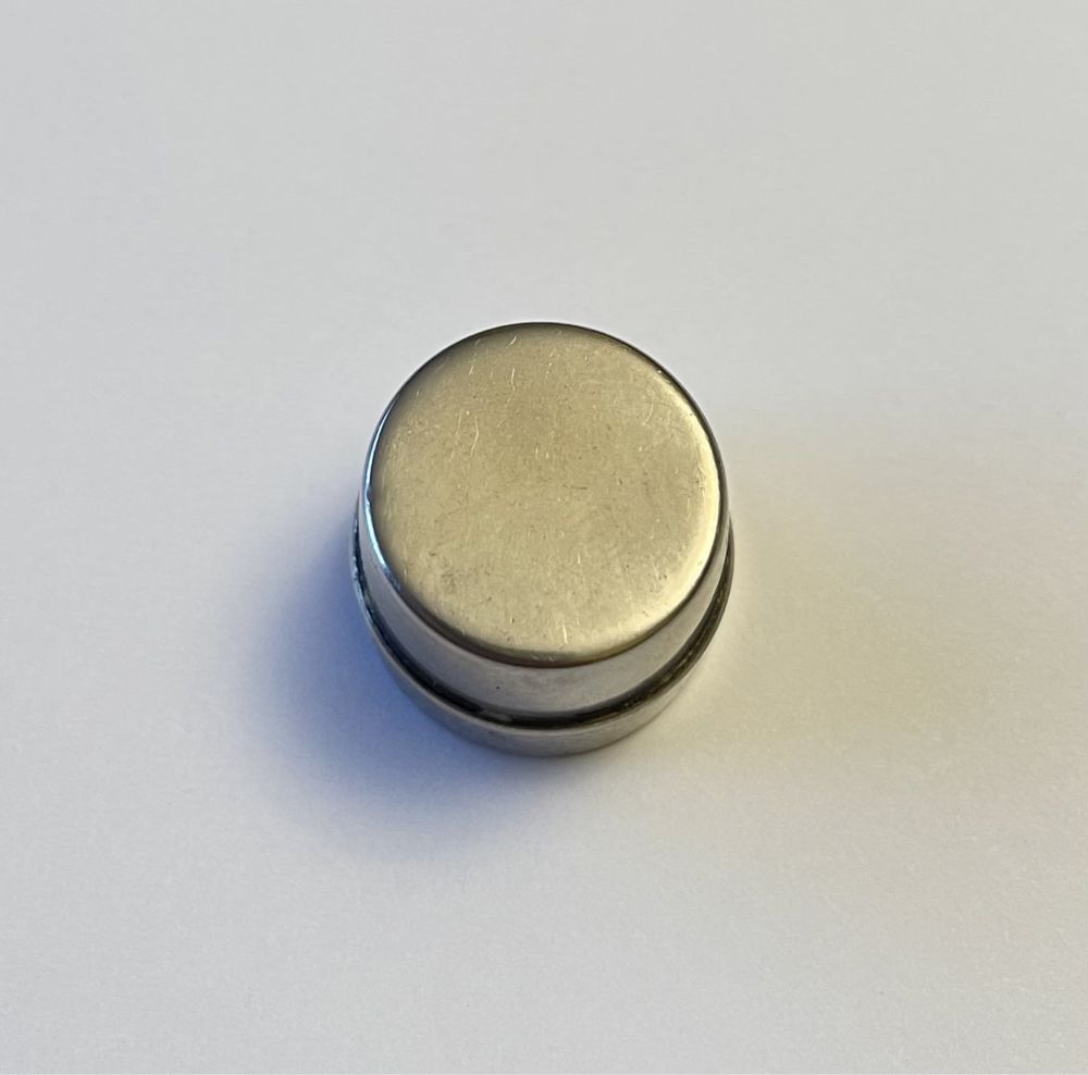 Małe mini puzderko kolekcjonerskie metalowe yin yang vintage