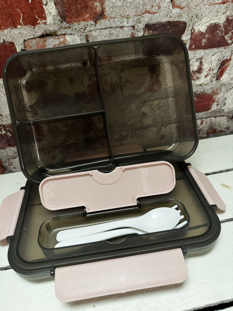 Pojemnik lunchbox 1.5l z zestawem sztućców