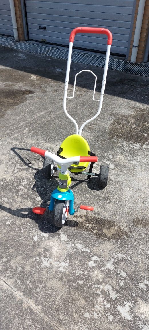 Triciclo criança