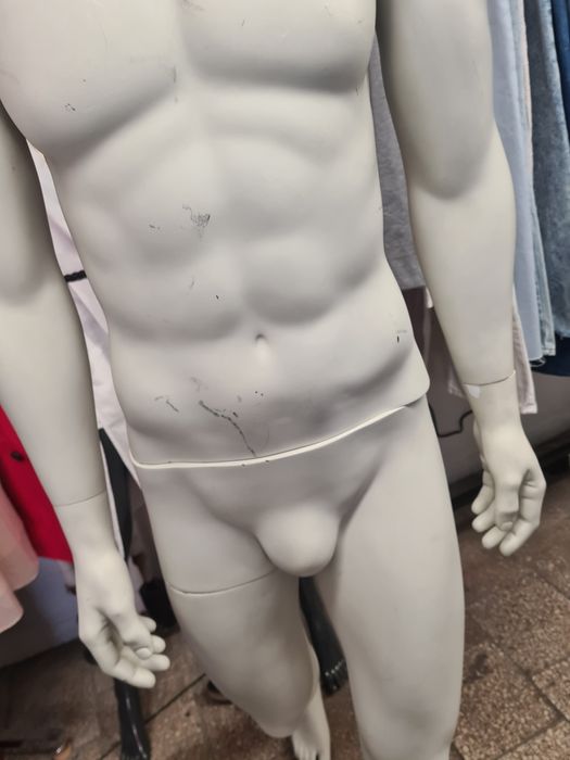 Manekin męski sklepowy