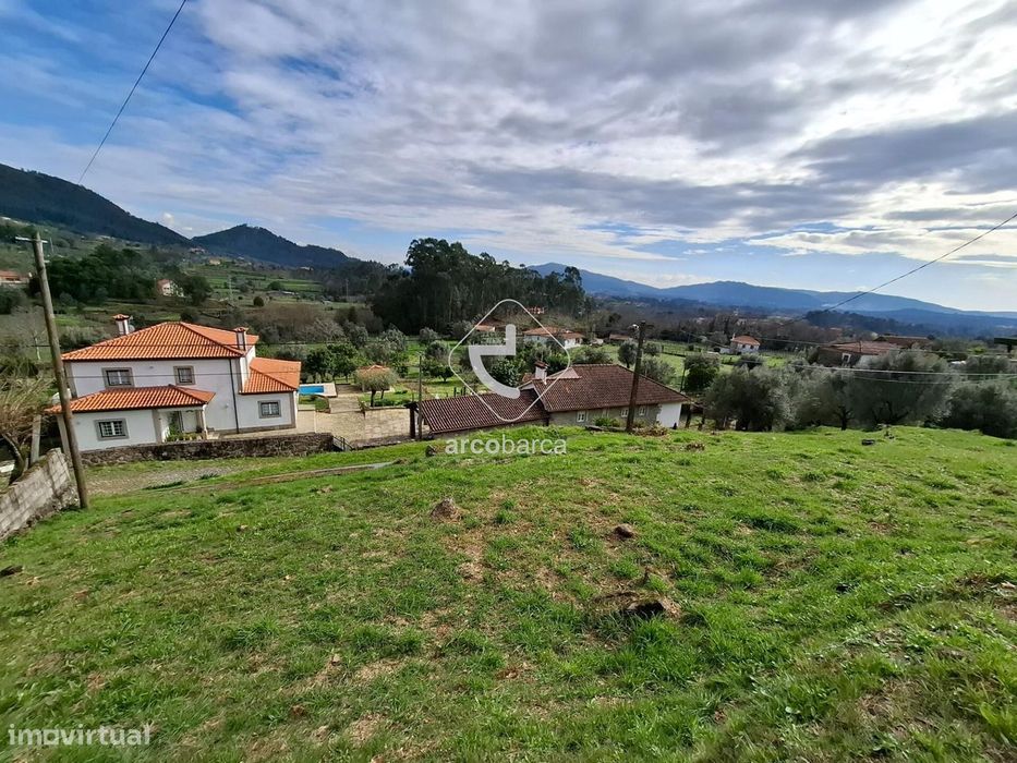 Terreno c/viabilidade construtiva 945m2  Moreira do Lima - Ponte de Li
