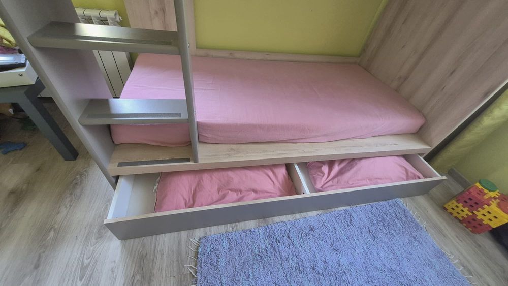 Łózko piętrowe z materacami BRW Nanek jak nowe.