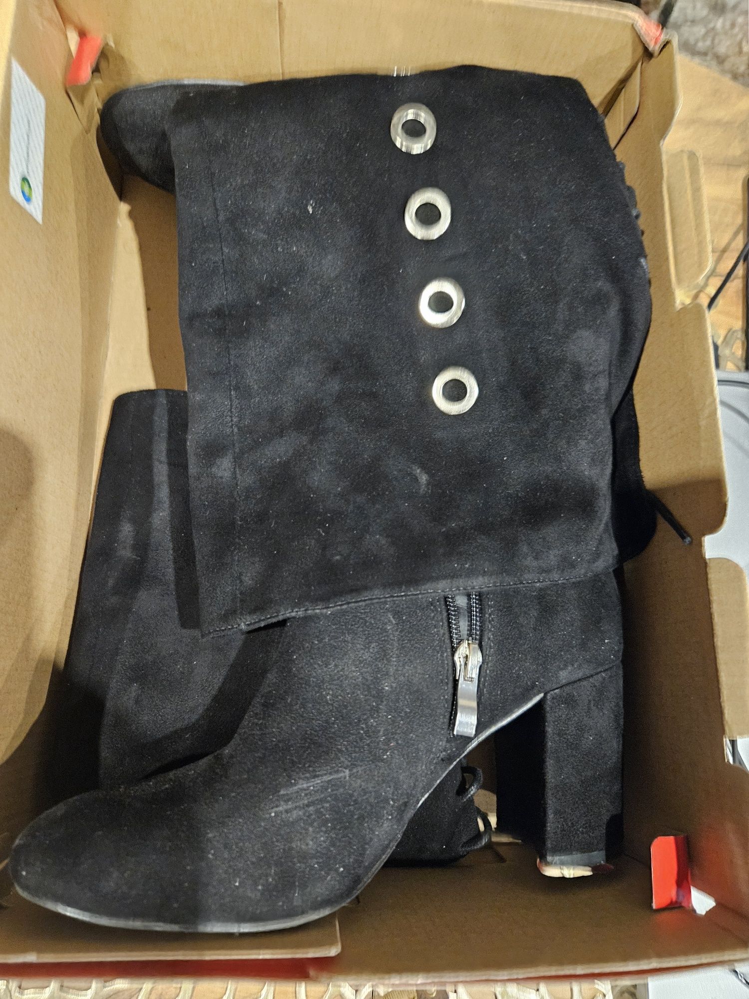 Długie buty zamsz wiązane tył 37