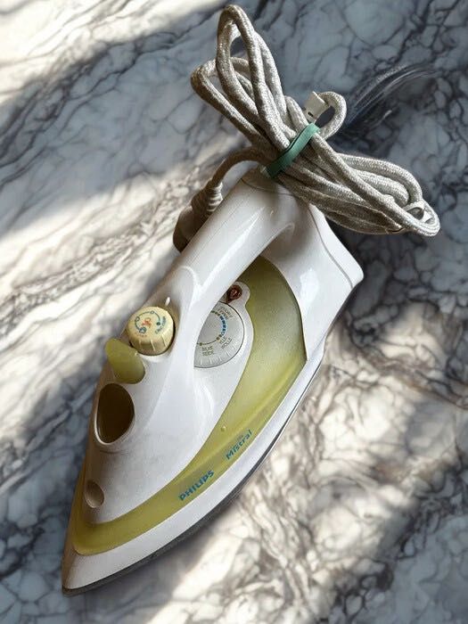 Nowoczesne żelazko Philips z parą i stopą non-stick