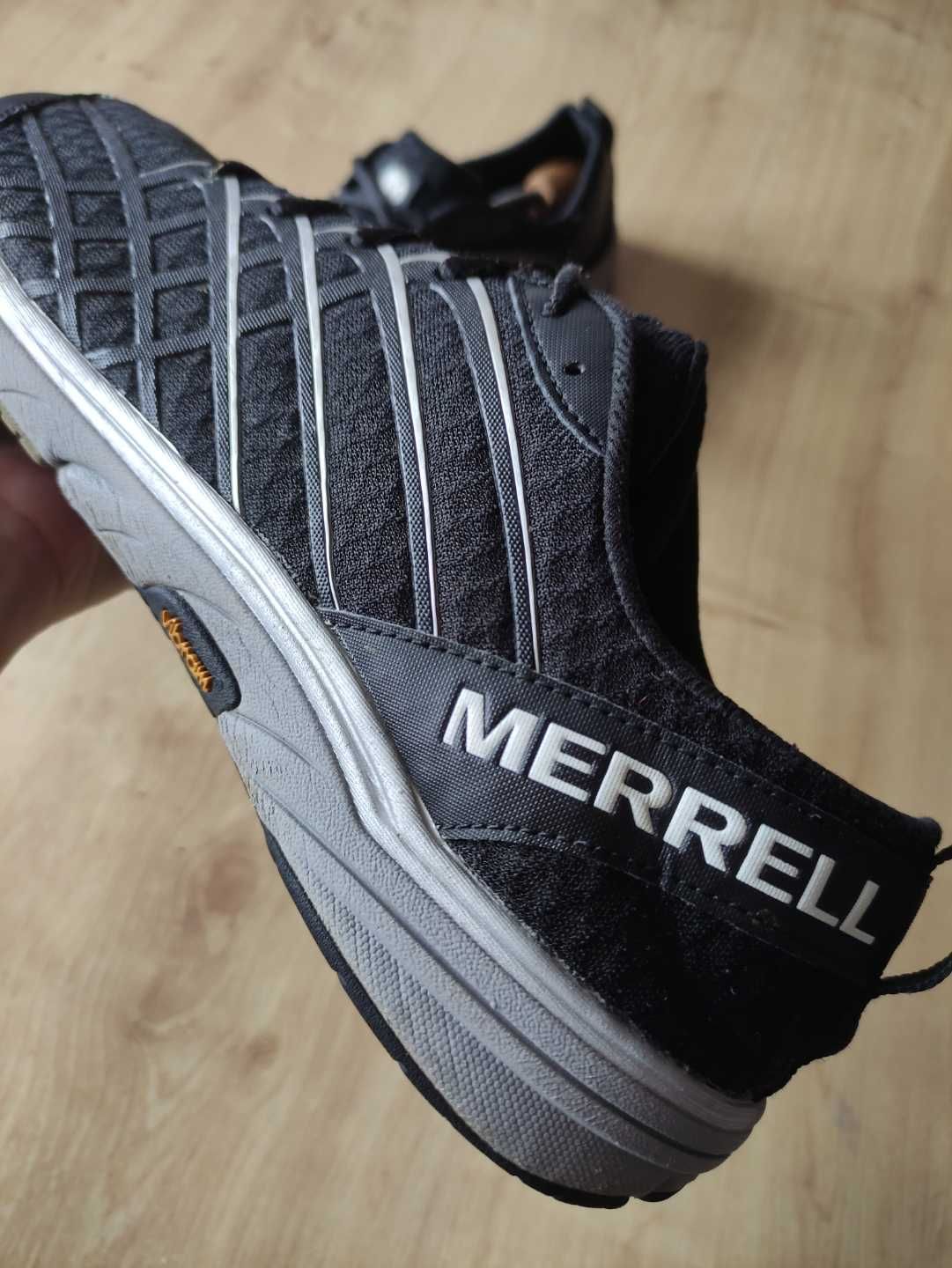 крутые фирменные мужские  кроссовки  Merrell, США,оригинал, р.46.