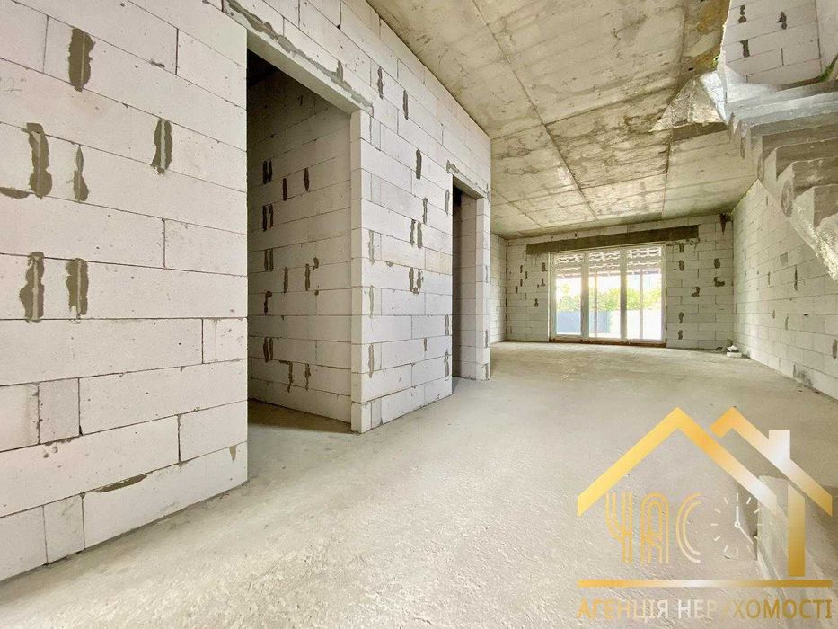 Продаж дуплексу без ремонту 130 м2 у центрі с. Гатне