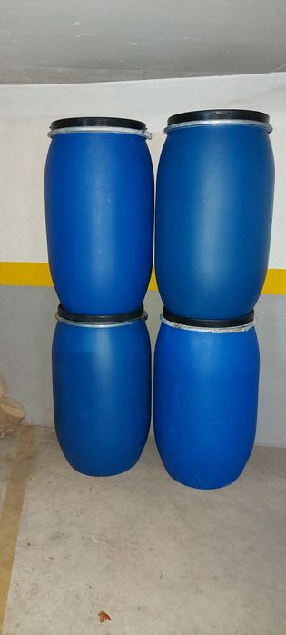 Barrica de plástico 30 /60/ 100 / 130 / 170 e 220 litros