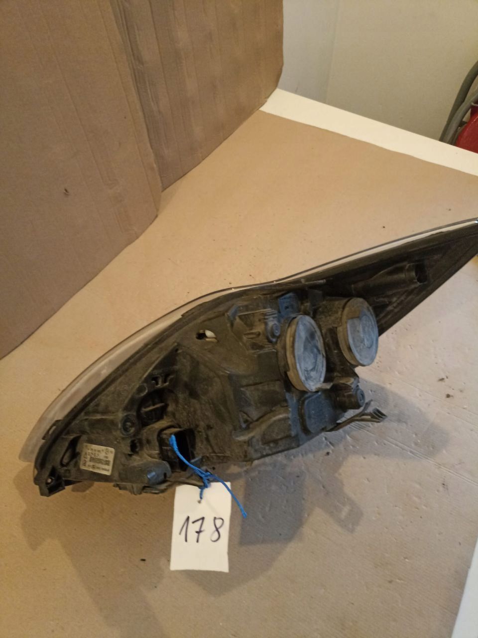 Lampa przednia prawa ford focus MK2 lift e 8m51