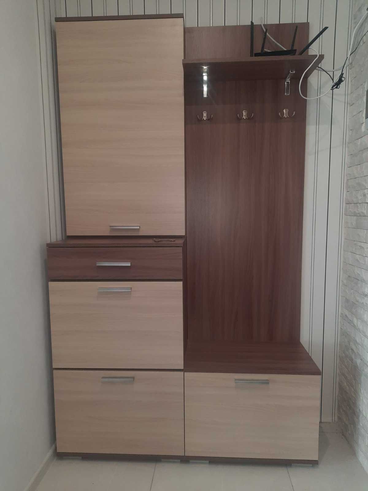Продам передпокій