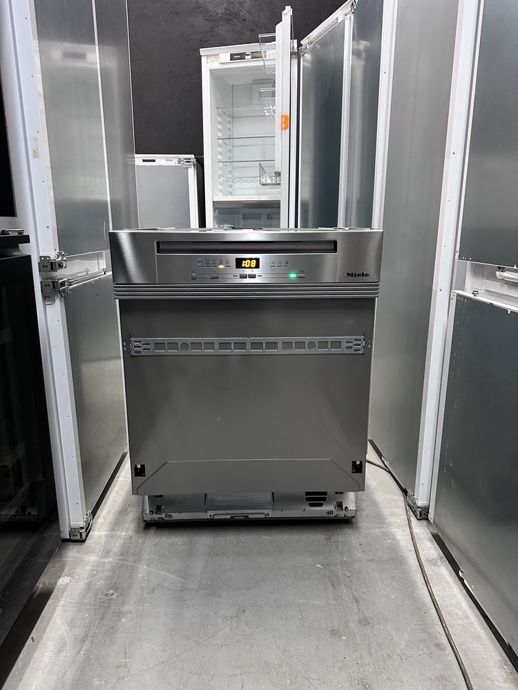 Поскдомийна машина фірми Miele G 5210 sci Active Plus