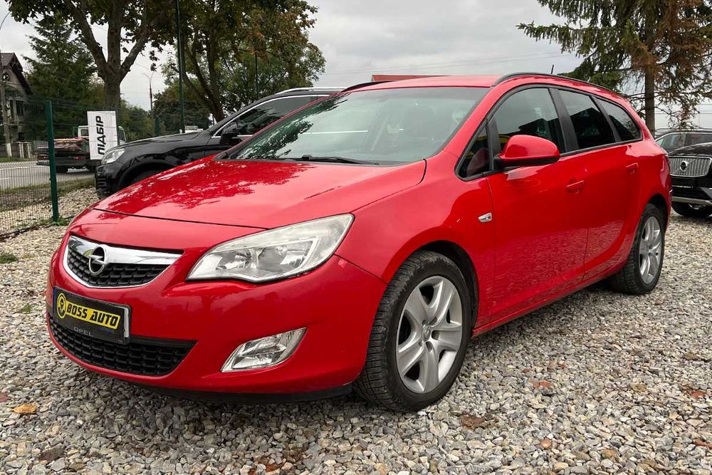 Opel Astra 2011 року