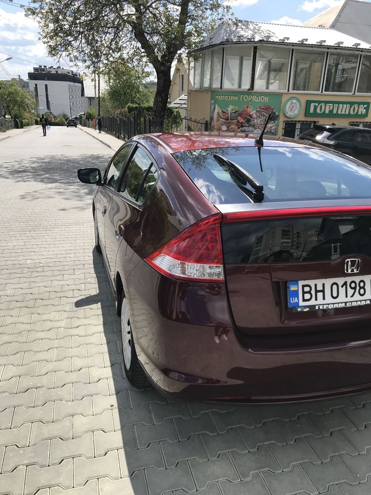 Продаю своє авто Honda INSIGHT супер економна та надійна