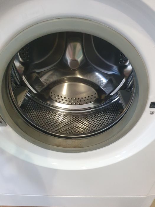 Продам стиральную машину Indesit