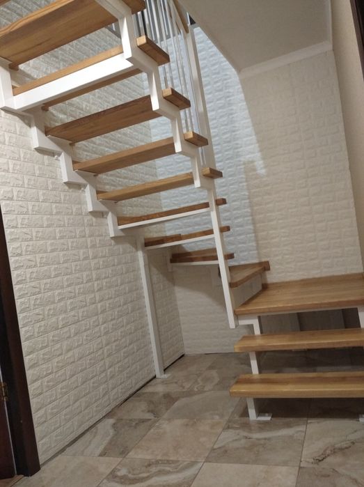 Сходи лофт металевий каркас сходів перила сходинки лестница драбина