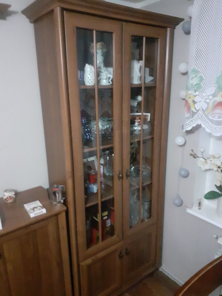 Komplet mebli: komoda, witryna, lustro