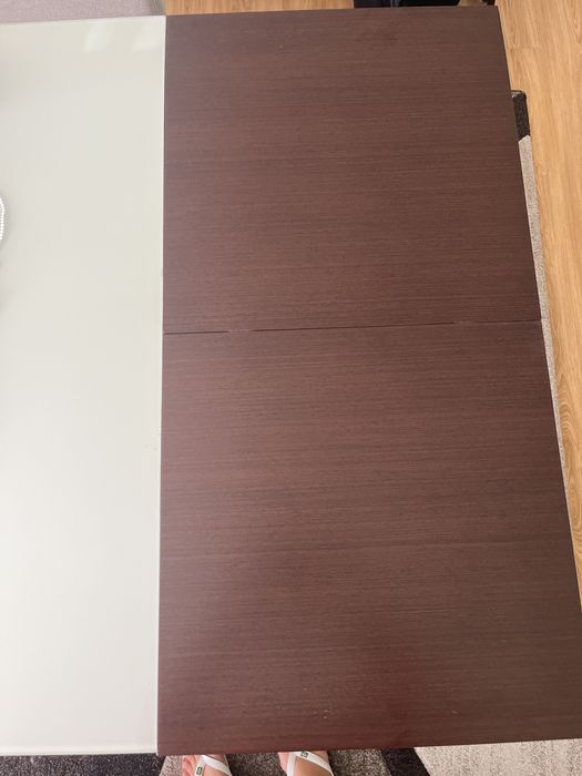 Mesa extensível com tampo em vidro (OFERTA 6 CADEIRAS)