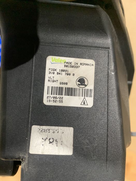 Skoda SuperB III 3 Lift halogen LED DRL prawy 3V0