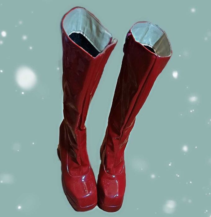 Темно червоні  силіконові ботінки б/у