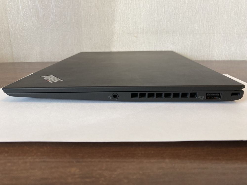 Thinkpad X1 Carbon gen5 i5-7gen 8/256GB SSD 14” FHD