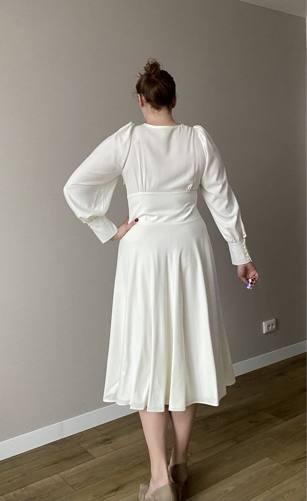 Молочна сукня на XL-XXL