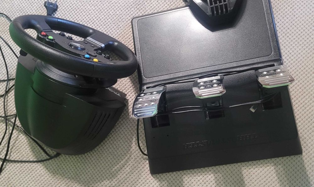 Kierownica thrustmaster TMX PRO