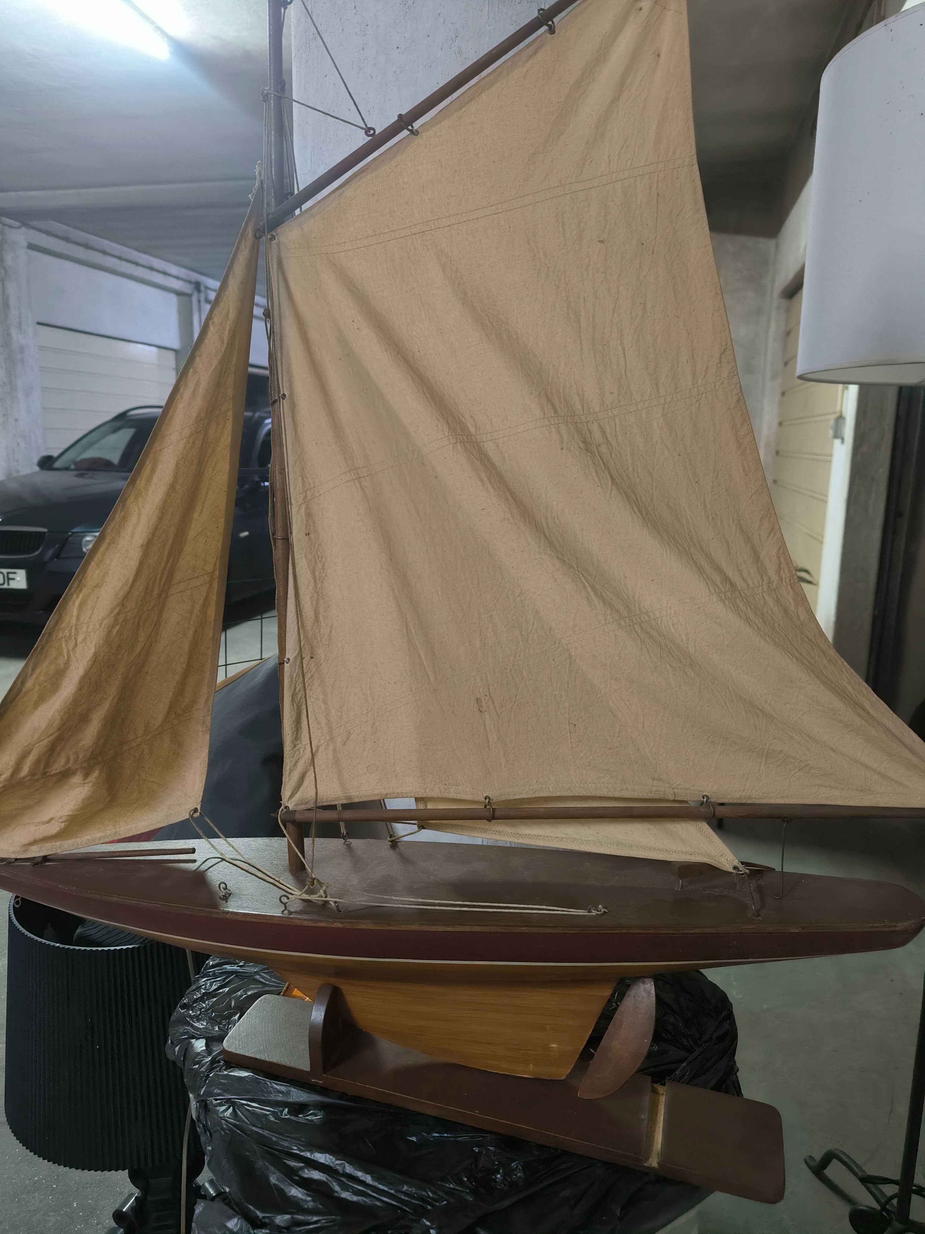 Barco de madeira