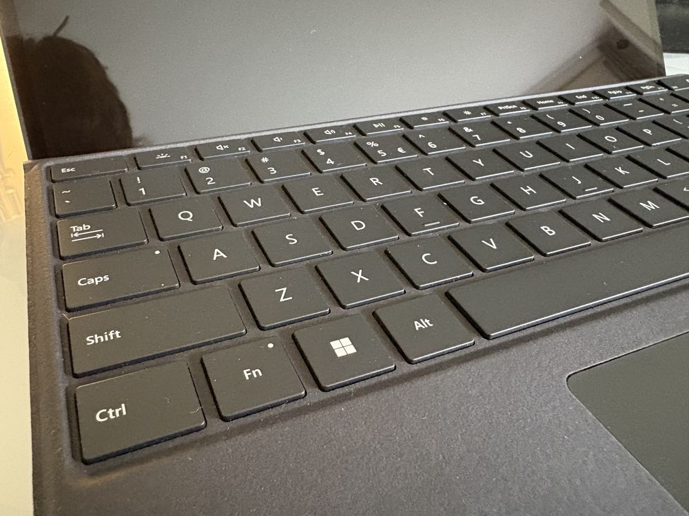 [Full Spec] Microsoft Surface Pro 9 Klawiatura i pen i7/16GB/512GB