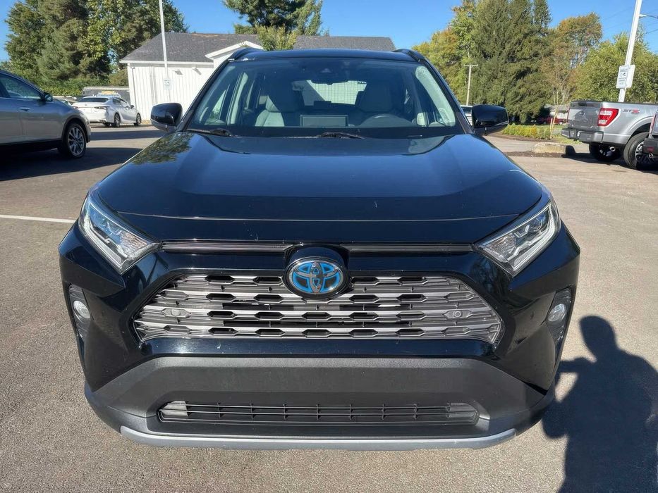 Toyota RAV4 Hybrid Limited      2020