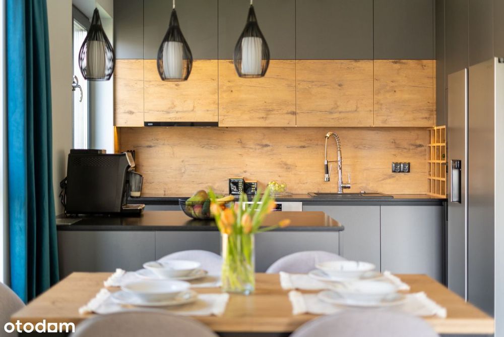 Do wejścia, 4 pokoje + gabinet, Gromadzka