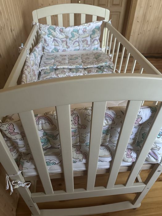 Дитяче ліжко+ матрац+ бортики- повний комплект