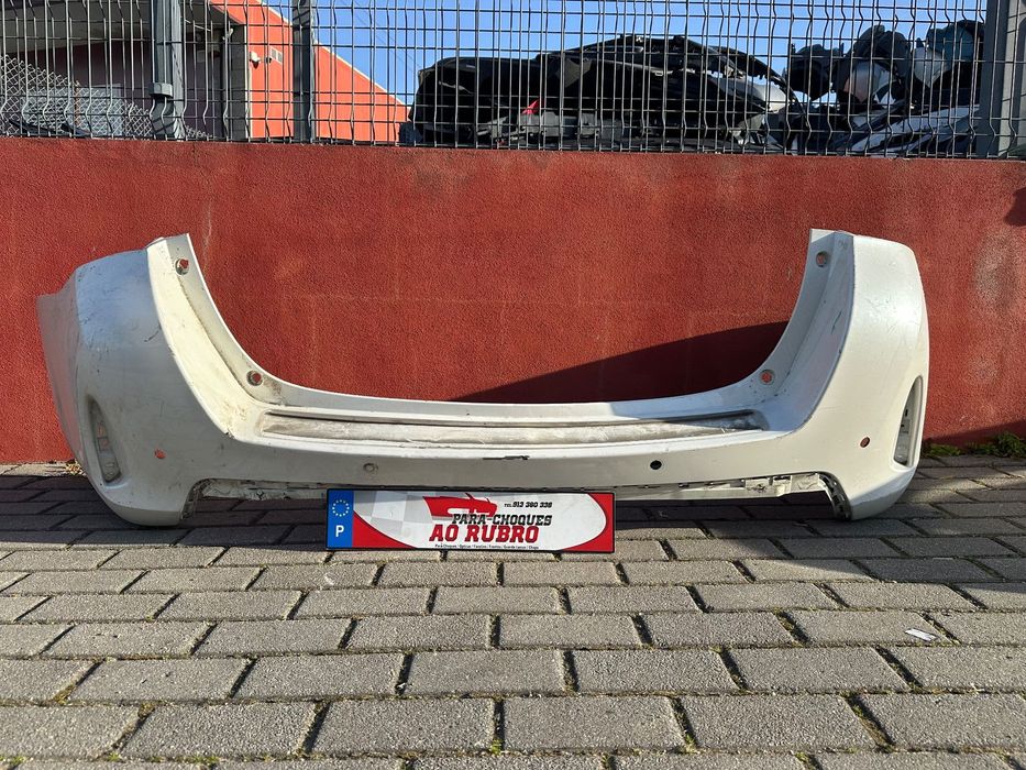 Parachoque Toyota auris sw