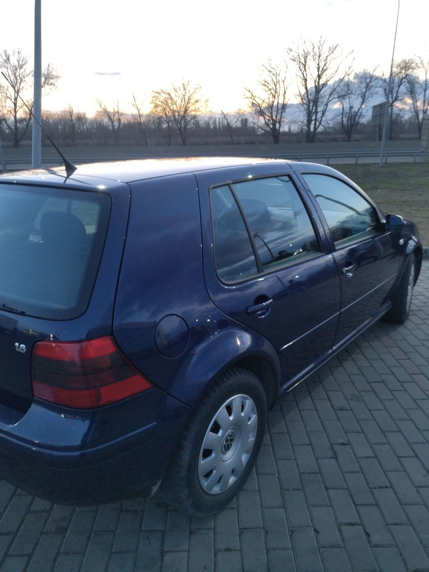 Продам Volkswagen Golf 1.6 16 v