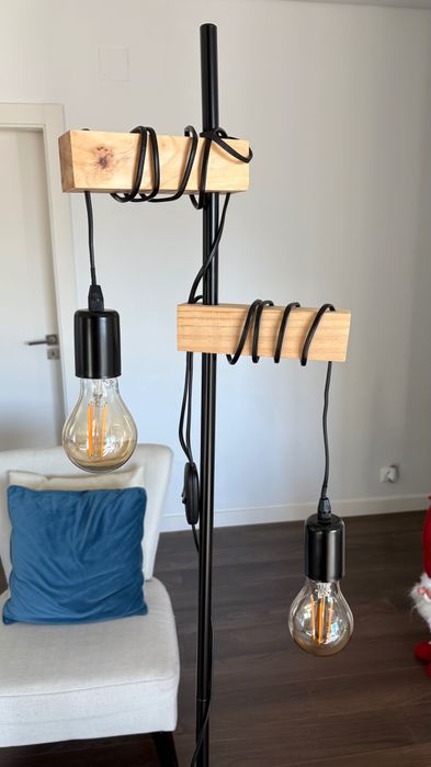 Candeeiro em pé Jom