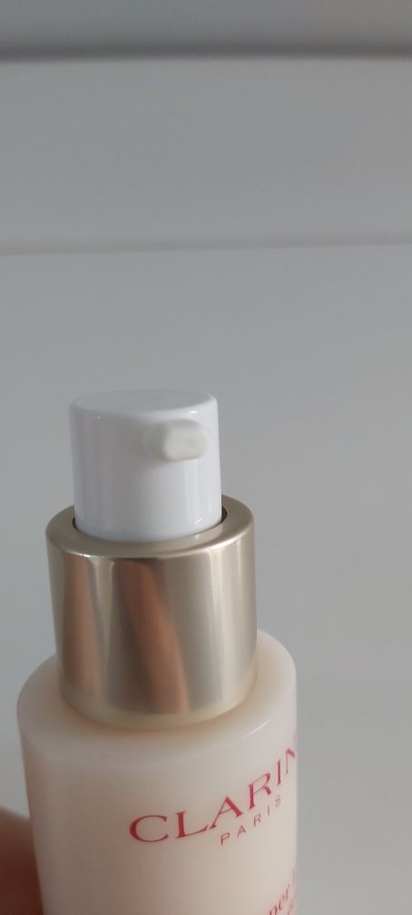 Clarins krem odmładzający pod oczy