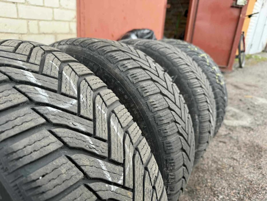 Зимові шини Michelin 205/55 R16 з сталевими дисками
