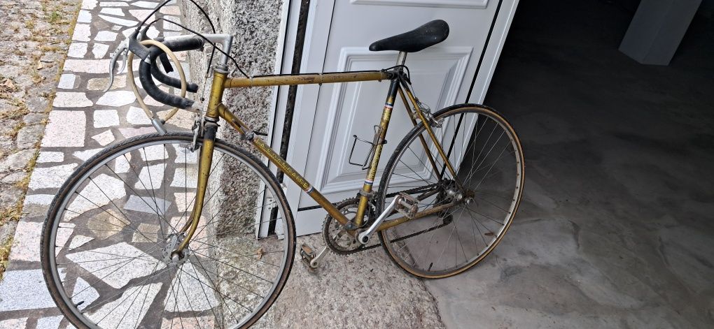 Bicicletas várias