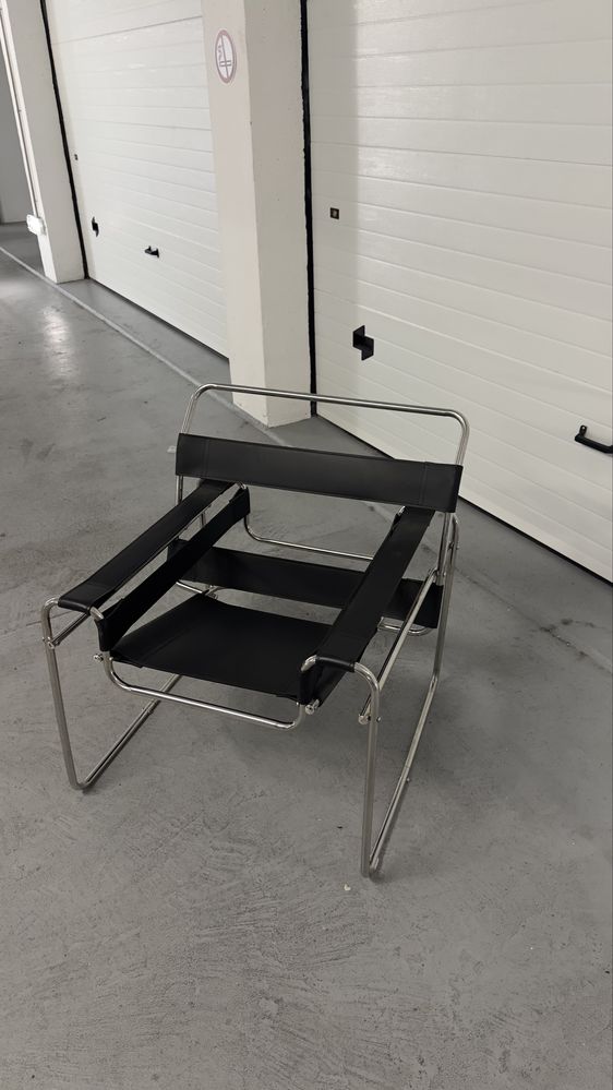 Cadeirão design wassily