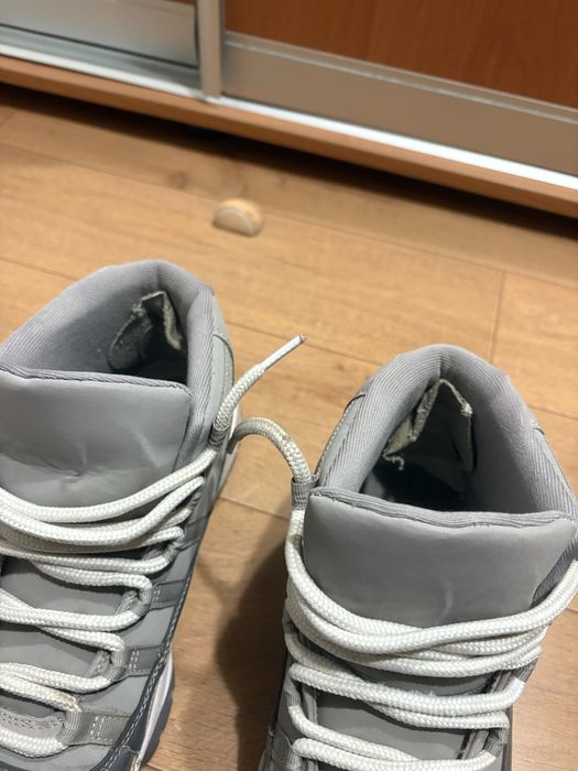 Air Jordan 11 grey