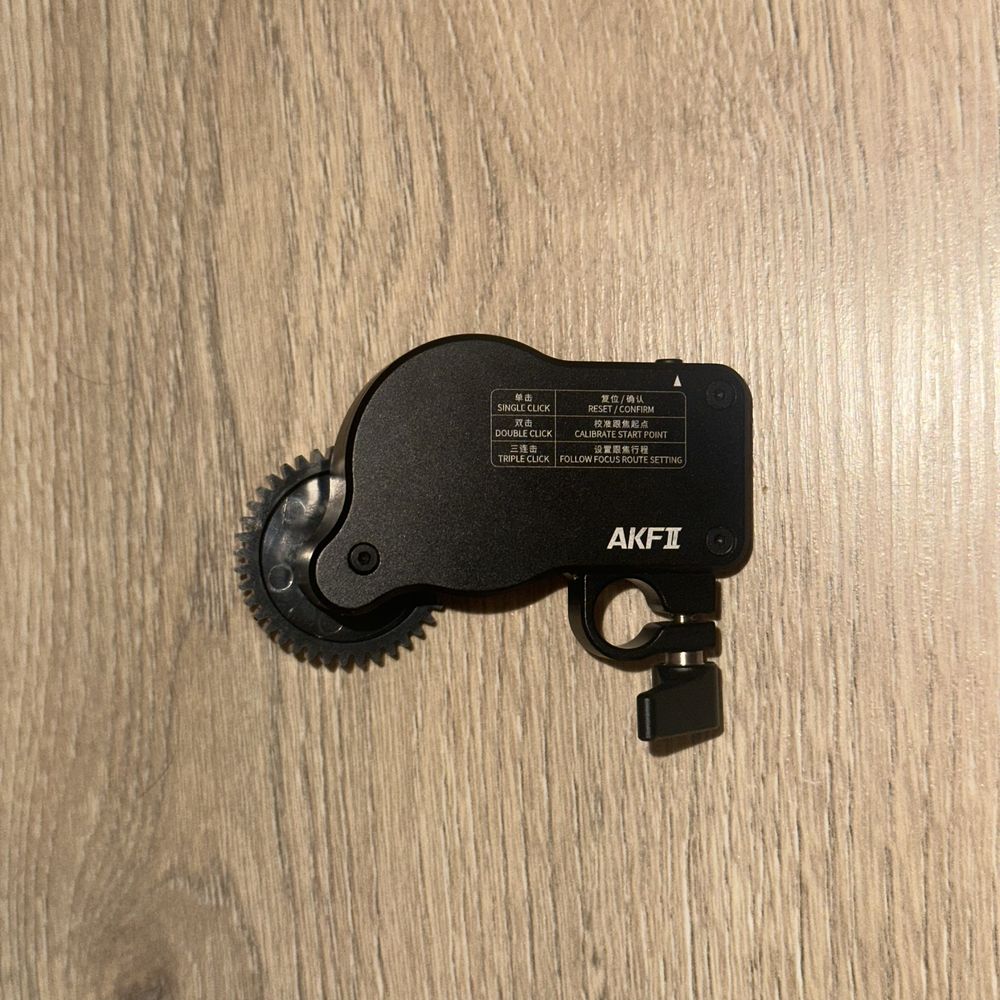 Gimbal FeiyuTech Ak2000 + Uchwyt dwuręczny + moduł follow focus V2