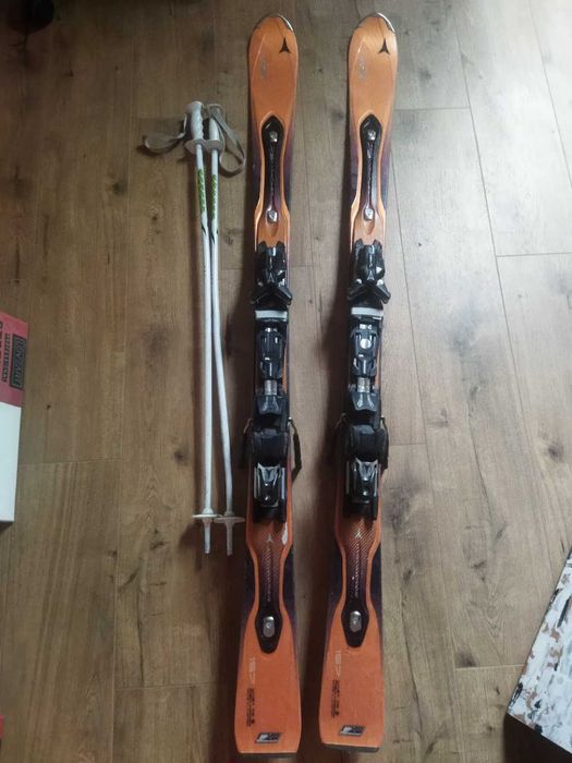 Narty używane 156 cm i kijki narciarskie