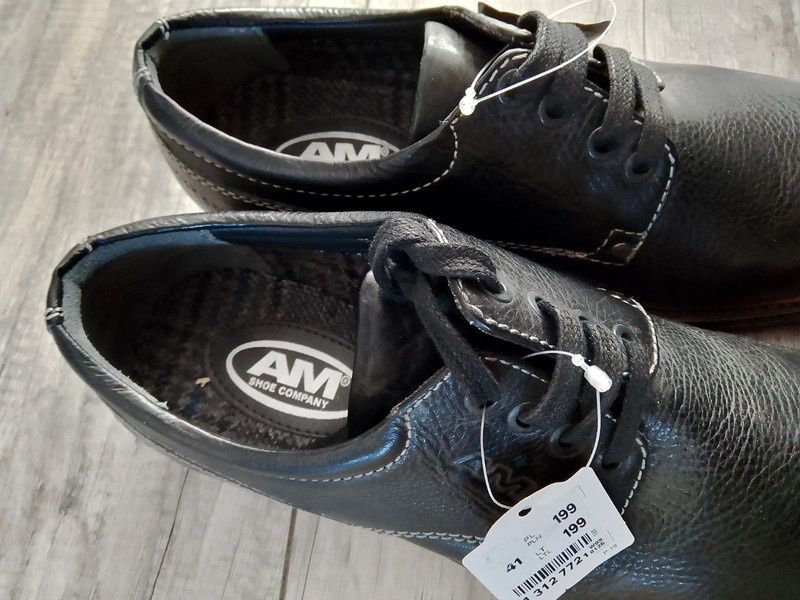 Czarne buty wizytowe AM Shoe Company rozmiar 41 Deichmann