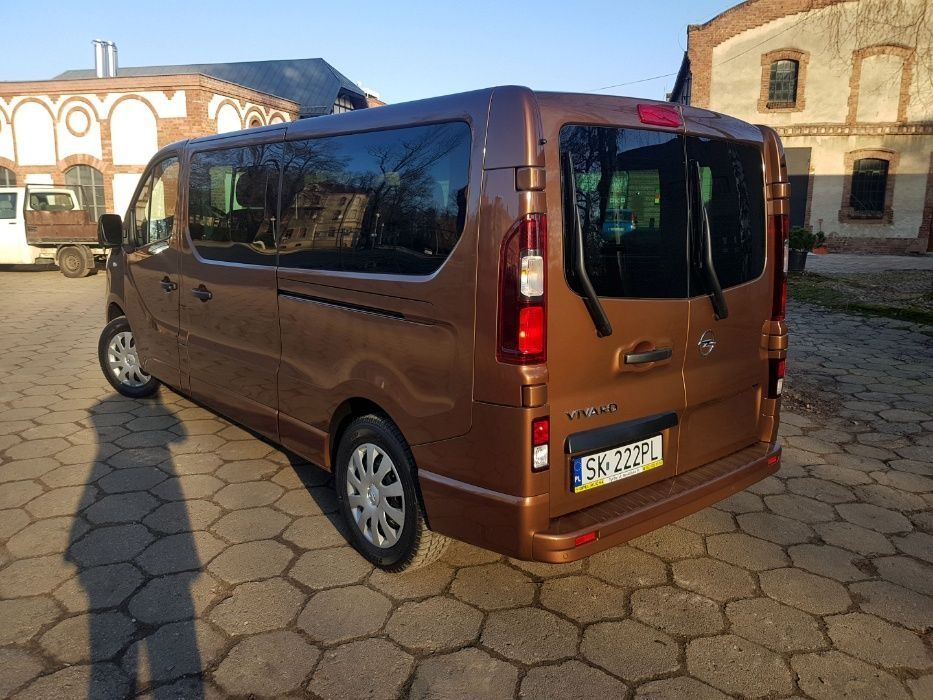 Wynajem Busa Wypożyczalnia Busów 9 osób Vivaro 2019 NAVI TYCHY