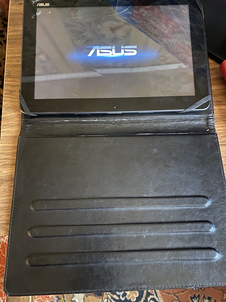Планшет Asus TF103CG на детали виснет на логотипе и все РазборкА его