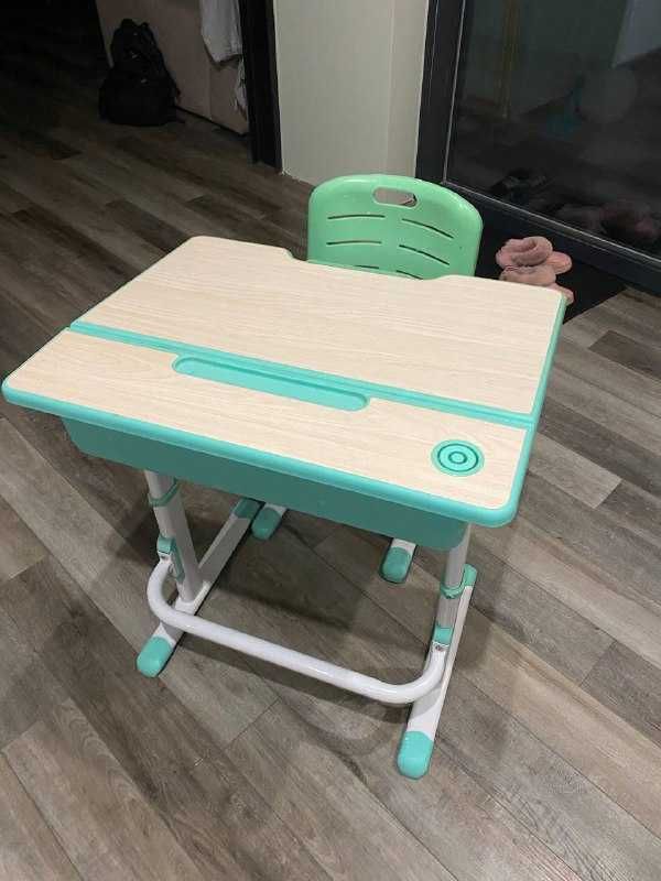 Шкільний столик з стільцем (Дитячий)
