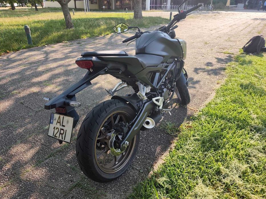 Honda CB125R como nova