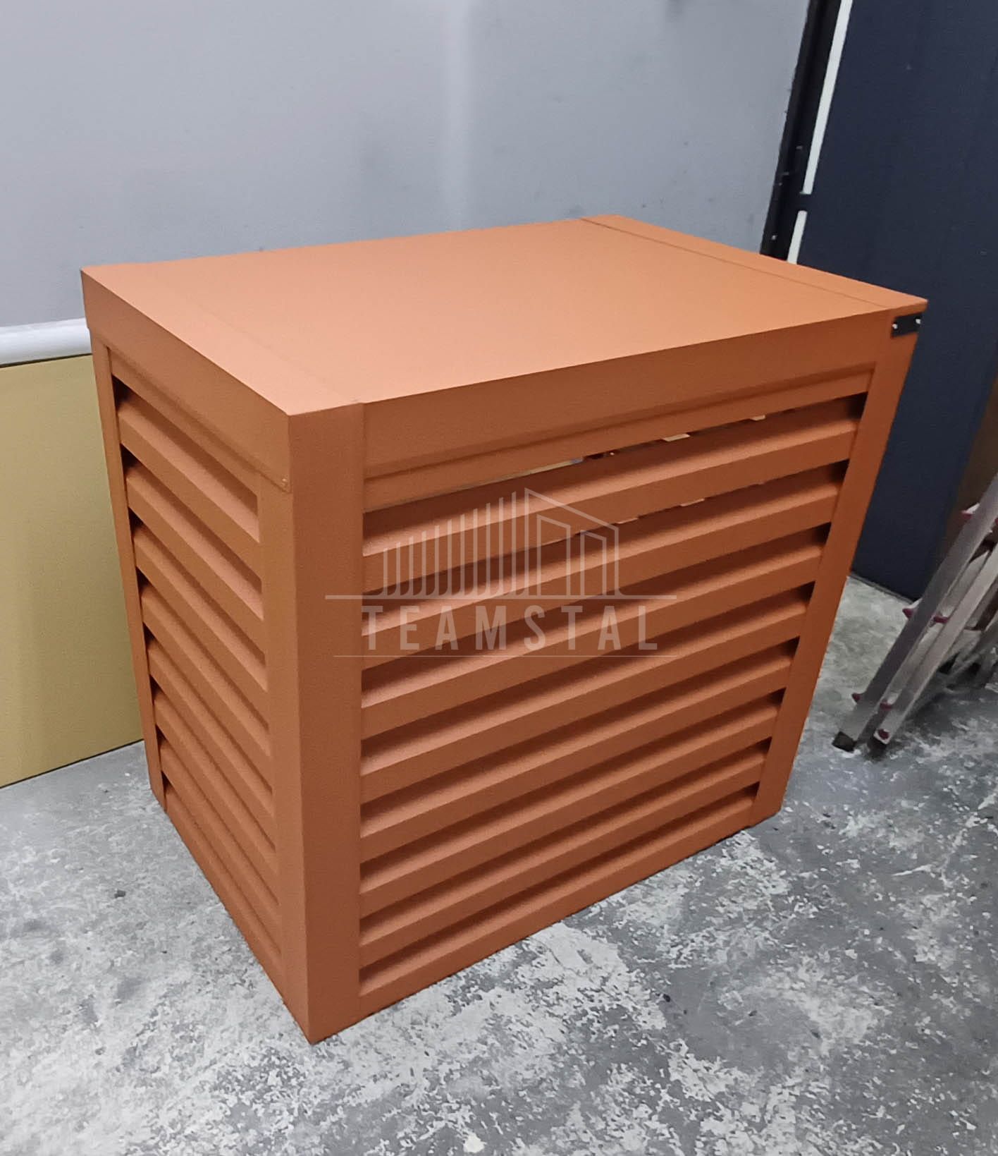 Osłona klimatyzatora - pompy ciepła 100x50x110 cm jasny brąz TS560